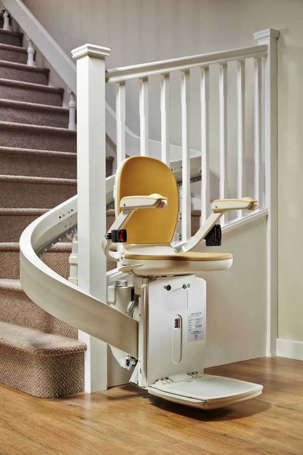 Acorn Stairlift Spotlight of the Week: Acorn 180 Curved Stairlift